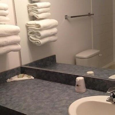 The Kanata Inns Invermere Εξωτερικό φωτογραφία